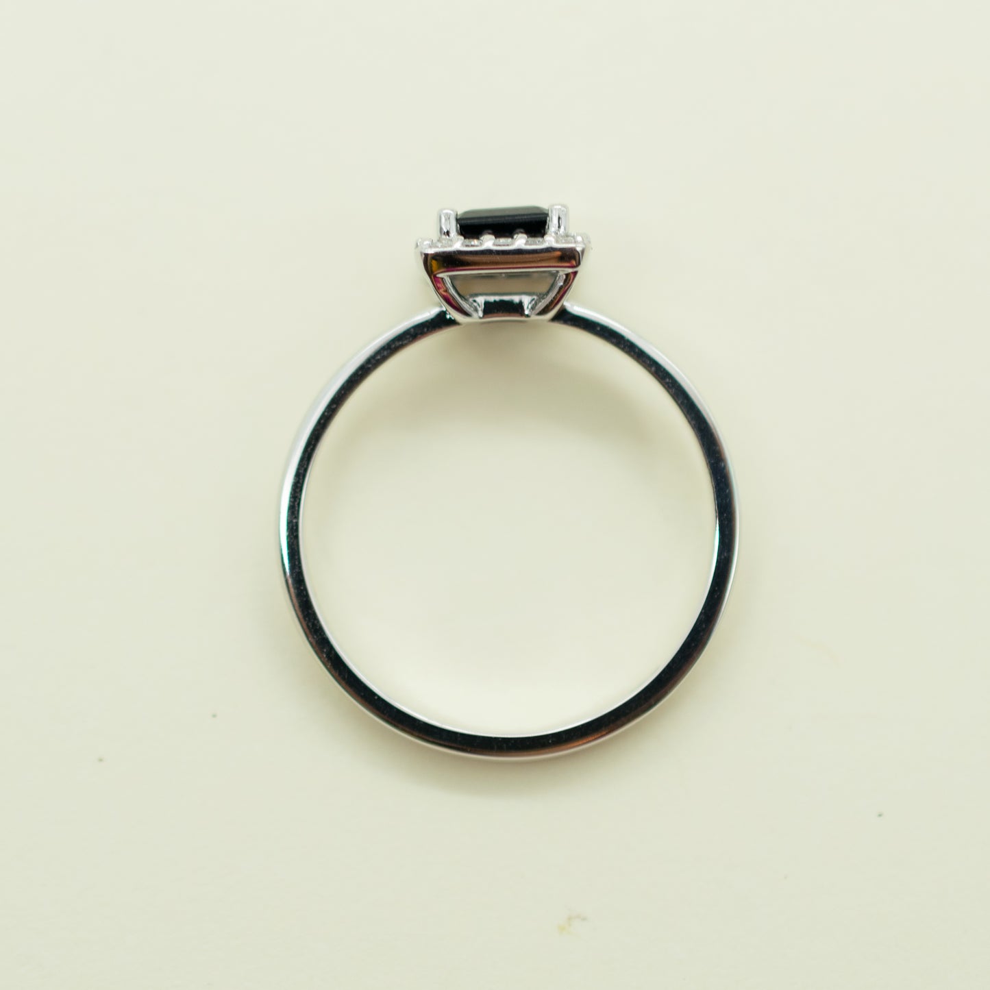 Anillo turmalina azul