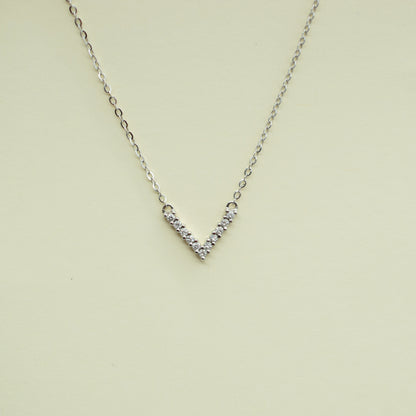 Collar V diamante natural