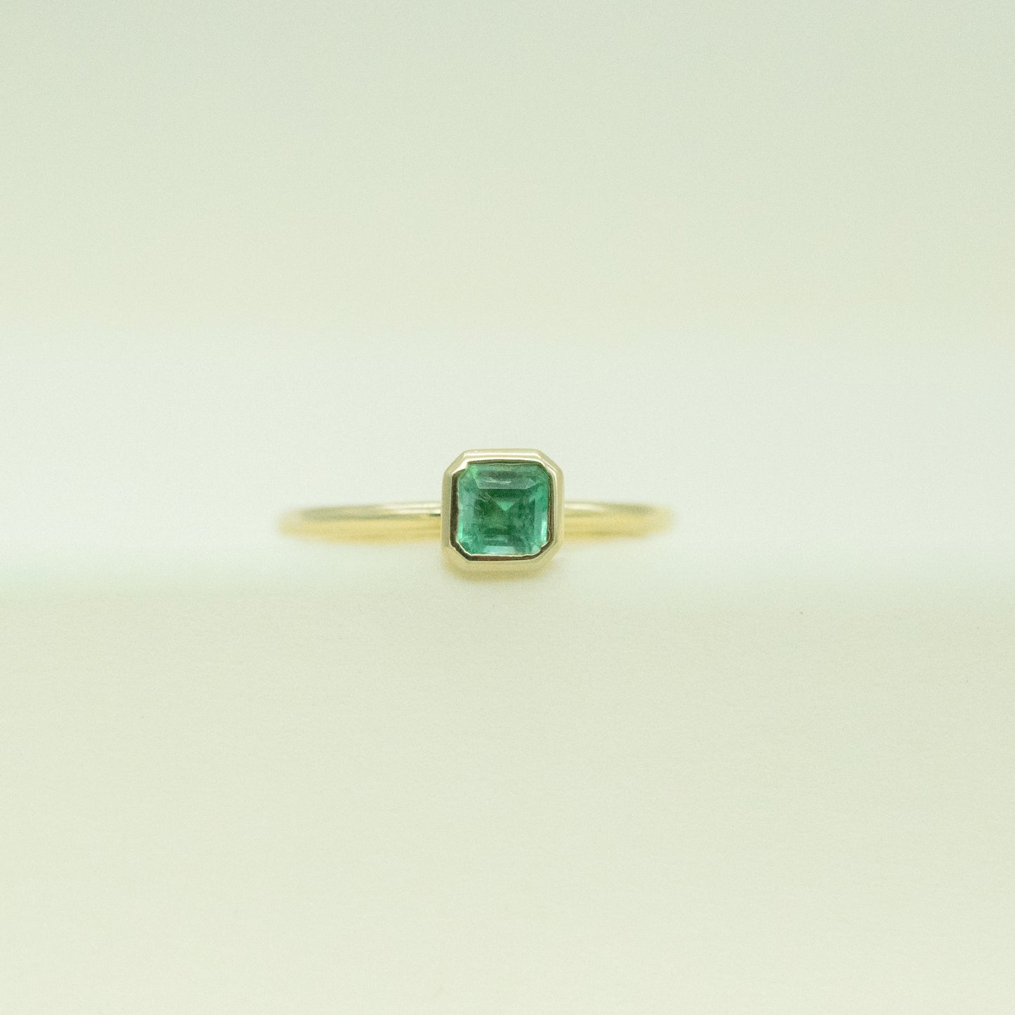 Anillo esmeralda